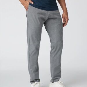 Vuori Men’s Aim Pant in Concrete Gray NWT